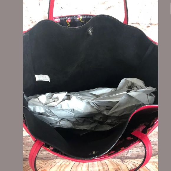 Betsey Johnson Quilted Heart Tote  Valentine’s Day - Picture 5 of 8